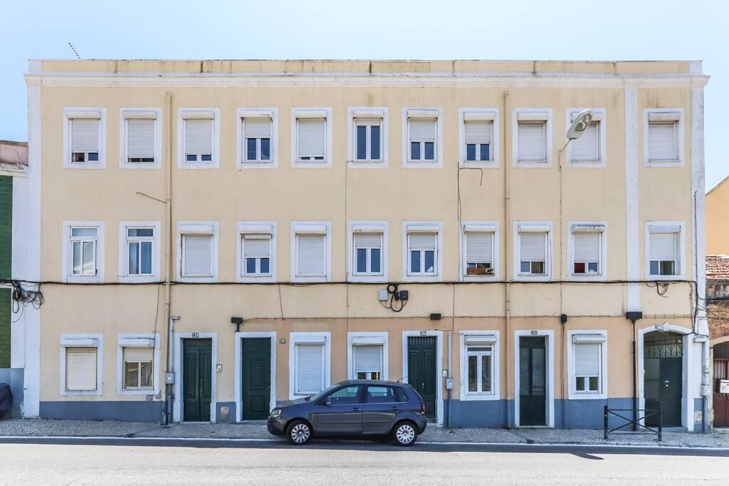 Vita Portucale ! Bright Campo Ourique W/ Terrace Lisboa Exterior foto