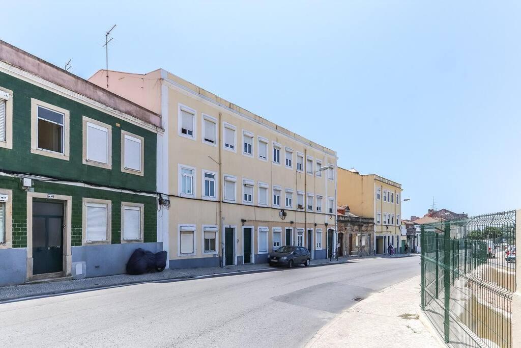 Vita Portucale ! Bright Campo Ourique W/ Terrace Lisboa Exterior foto